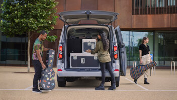 ford-tourneo-custom-slider-3
