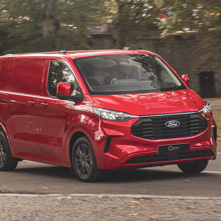 ford-transit-custom-slider-1