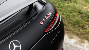 mercedes-benz-amg-gt-4-door-coupe-slider-4