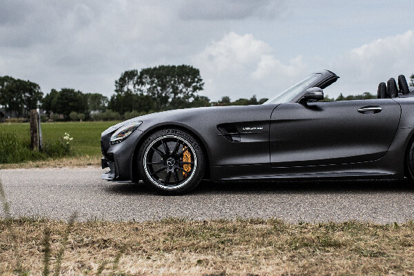mercedes-benz-amg-gt-roadster-hero-mobiel
