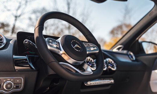mercedes-benz-eqa-slider-5