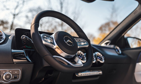 mercedes-benz-eqa-slider-5