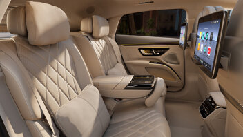 mercedes-benz-eqs-slider-4