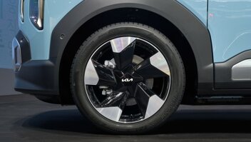 EV2-slider6