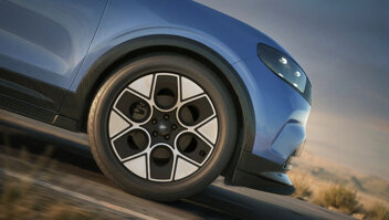 ford-capri-collection-edition-slider-4