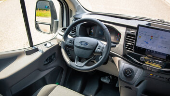 ford-etransit-subco-slider-4