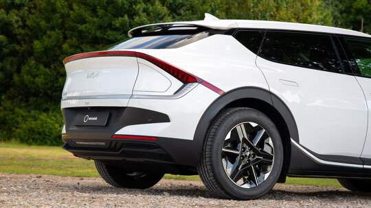 kia-ev6-slider-1