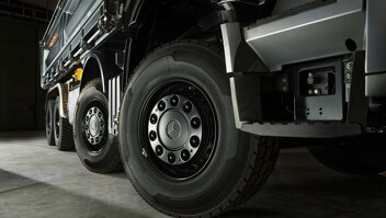 mercedes-benz-arocs-slider-2