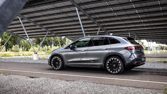 mercedes-benz-eqe-suv-slider-1