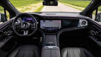 mercedes-benz-eqs-suv-slider-4