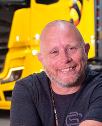 2023-07-12 - Actros Angry Bee - hero mobile