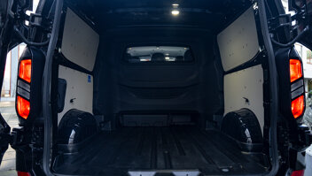 ford-transit-custom-black-platinum-roadshow-media-6