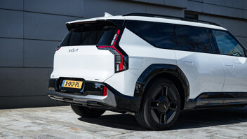 kia-ev9-slider-3