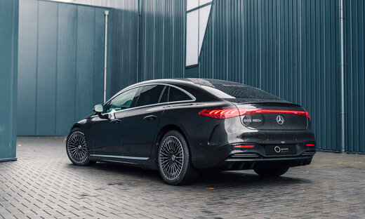 mercedes-benz-eqs-slider-5