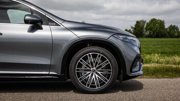 mercedes-benz-eqs-suv-slider-2