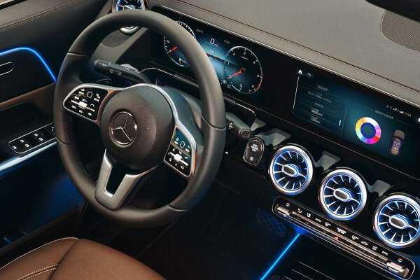 mercedes-benz-gla-hero-mobiel