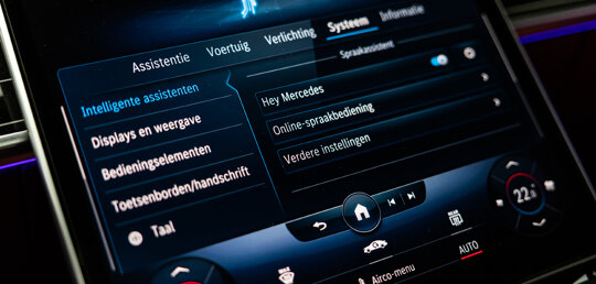 mercedes-benz-mbux-video-mobiel