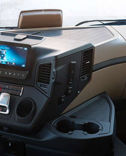 mercedes-benz-trucks-update-tachograaf-hero-mobiel