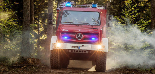 mercedes-benz-unimog-u4023-u5023-video-mobiel