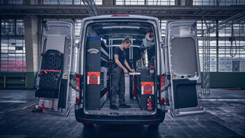 nieuwe-ford-transit-custom-plug-in-hyride-slide-2