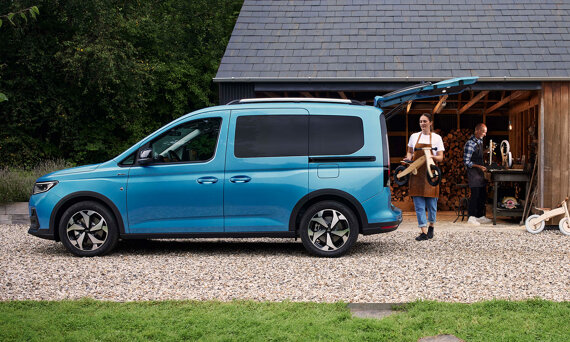 tourneo-connect-phev-media-3