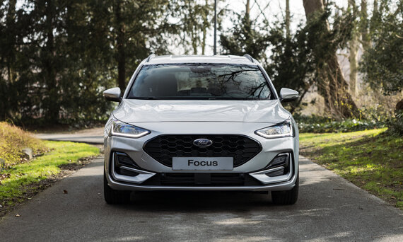 ford-focus-wagon-slider-1