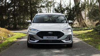 ford-focus-wagon-slider-1