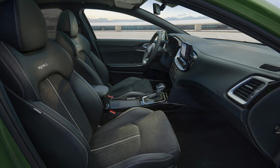 kia-xceed--slider-4