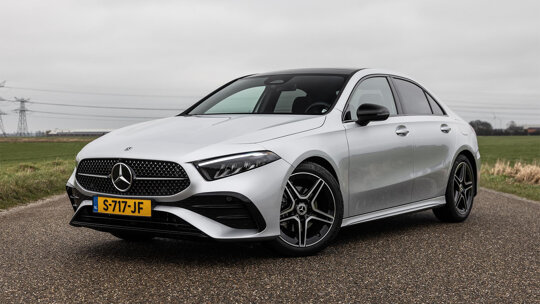 mercedes-benz-a-klasse-limousine-slider-6