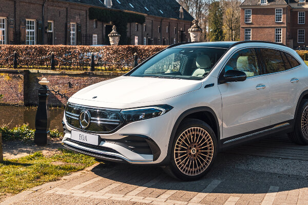 mercedes-benz-eqa-hero-mobiel