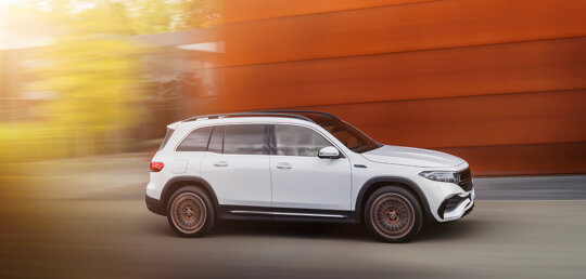 mercedes-benz-eqb-video-mobiel