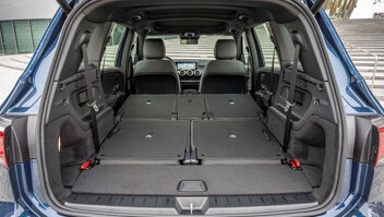nieuwe-mercedes-benz-eqb-showroom-slider-4