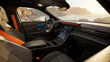 ford-explorer-ev-collection-slider-6