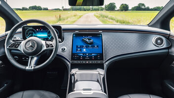 mercedes-benz-eqe-slider-4