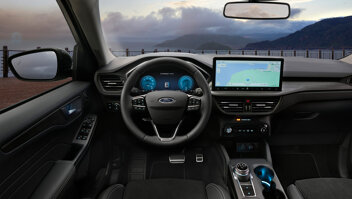 ford-kuga-2024-slider-4
