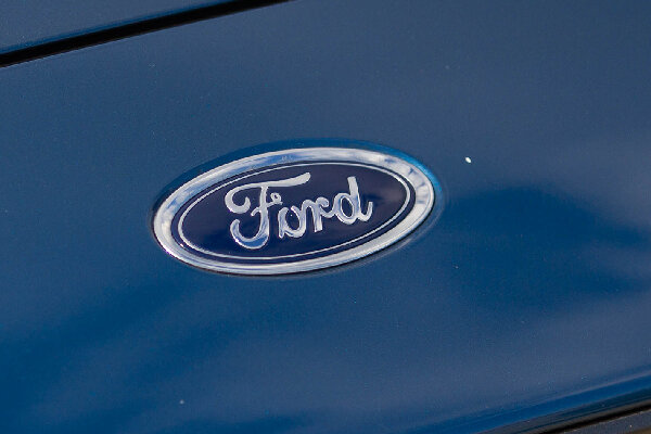 ford-services-protect-hero-mobiel
