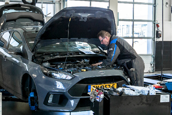 ford-services-video-check-hero-mobiel