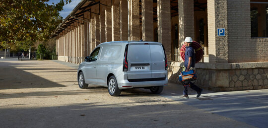 ford-transit-connect-video-desktop