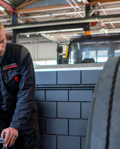 fuso-onderhoud-banden-wisselen-hero-mobiel