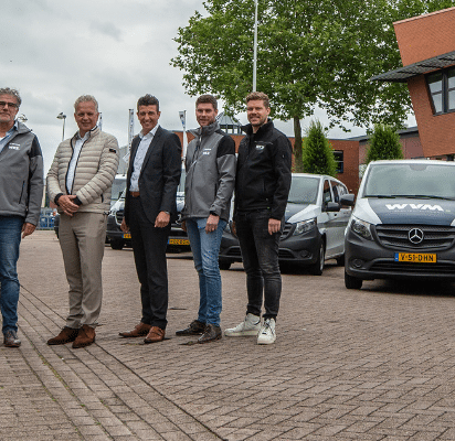 wkz-ontvangt-26-duurzame-mercedes-bedrijfswagens-hero-mobiel
