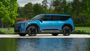 kia-ev9-wint-worlds-best-car-slider-1