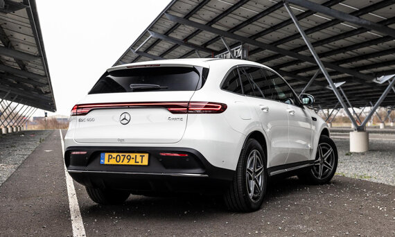 mercedes-benz-eqc-slider-2