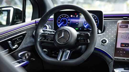 mercedes-benz-eqe-suv-slider-4