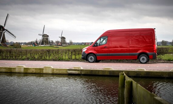 mercedes-benz-sprinter-gesloten-bestelwagen-slider-1