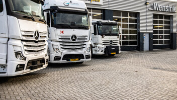 mercedes-benz-trucks-slider-1