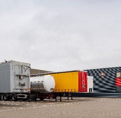 truck-trailer-aanbod-hero-mobiel