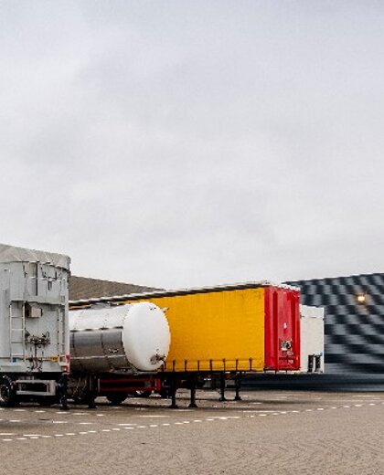 truck-trailer-aanbod-hero-mobiel