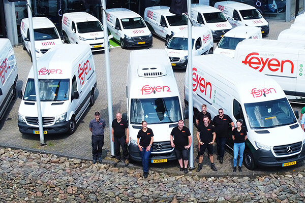 wensink-en-koffiespecialist-feyen-ondertekenen-3-jarige-overeenkomst-hero-mobiel