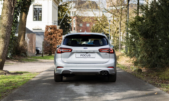 ford-focus-wagon-slider-5