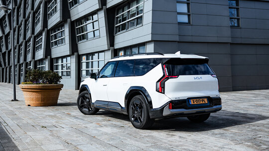 kia-ev9-world-car-of-the-year-leadimage